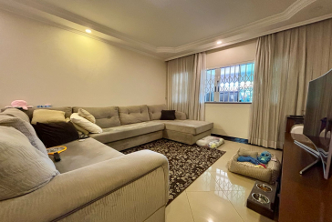 Belo Sobrado à venda no Bairro do Parque São Domingos na Rua Doutor Odon Carlos de Figueiredo Ferraz