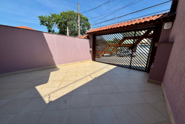 Belo Sobrado à venda no Bairro do Parque São Domingos na Rua Doutor Odon Carlos de Figueiredo Ferraz