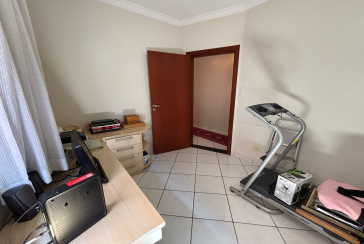 Belo Sobrado à venda no Bairro do Parque São Domingos na Rua Doutor Odon Carlos de Figueiredo Ferraz