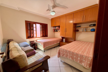 Belo Sobrado à venda no Bairro do Parque São Domingos na Rua Doutor Odon Carlos de Figueiredo Ferraz