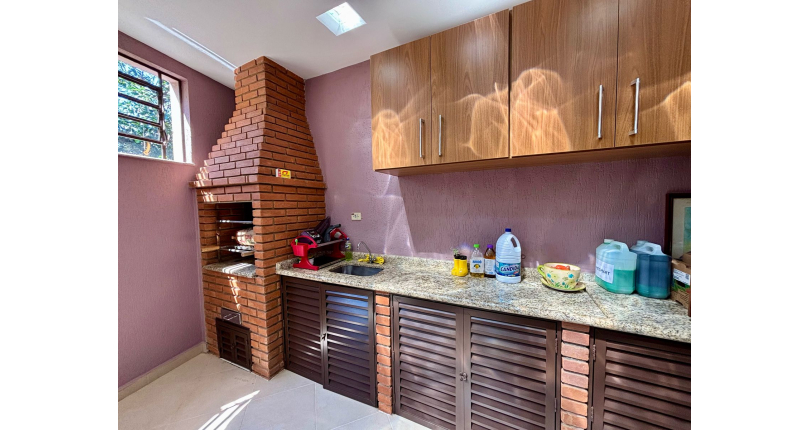 Belo Sobrado à venda no Bairro do Parque São Domingos na Rua Doutor Odon Carlos de Figueiredo Ferraz