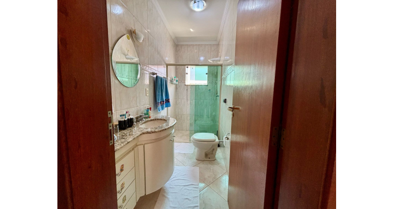 Belo Sobrado à venda no Bairro do Parque São Domingos na Rua Doutor Odon Carlos de Figueiredo Ferraz