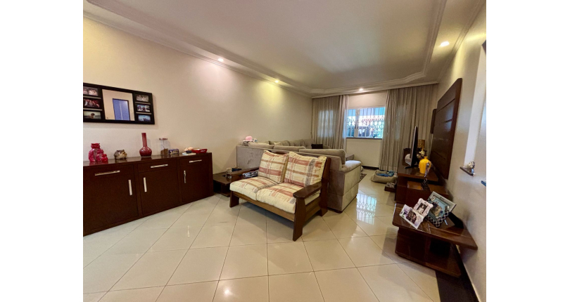 Belo Sobrado à venda no Bairro do Parque São Domingos na Rua Doutor Odon Carlos de Figueiredo Ferraz