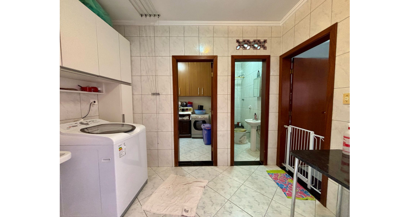 Belo Sobrado à venda no Bairro do Parque São Domingos na Rua Doutor Odon Carlos de Figueiredo Ferraz