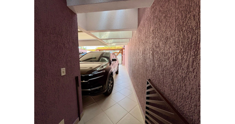 Belo Sobrado à venda no Bairro do Parque São Domingos na Rua Doutor Odon Carlos de Figueiredo Ferraz