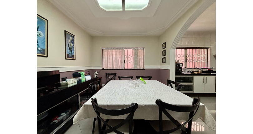 Belo Sobrado à venda no Bairro do Parque São Domingos na Rua Doutor Odon Carlos de Figueiredo Ferraz