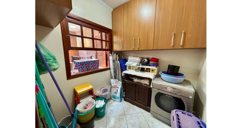 Belo Sobrado à venda no Bairro do Parque São Domingos na Rua Doutor Odon Carlos de Figueiredo Ferraz