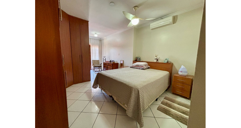 Belo Sobrado à venda no Bairro do Parque São Domingos na Rua Doutor Odon Carlos de Figueiredo Ferraz