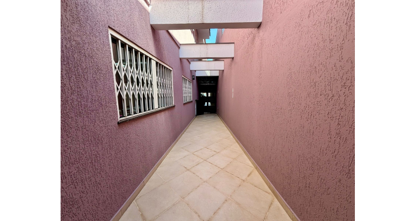 Belo Sobrado à venda no Bairro do Parque São Domingos na Rua Doutor Odon Carlos de Figueiredo Ferraz