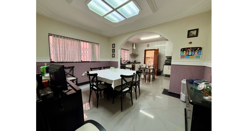 Belo Sobrado à venda no Bairro do Parque São Domingos na Rua Doutor Odon Carlos de Figueiredo Ferraz