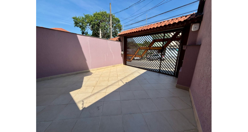 Belo Sobrado à venda no Bairro do Parque São Domingos na Rua Doutor Odon Carlos de Figueiredo Ferraz