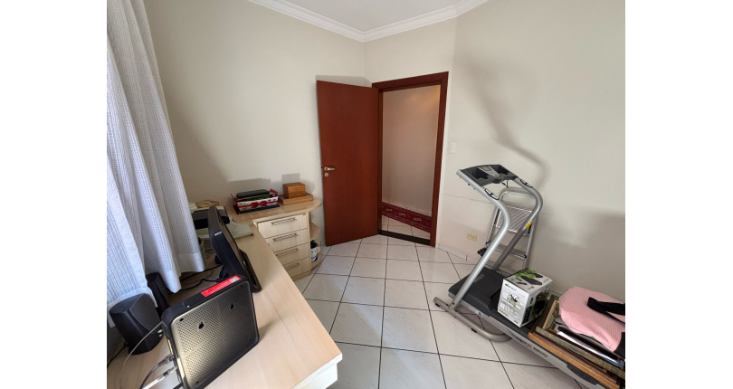 Belo Sobrado à venda no Bairro do Parque São Domingos na Rua Doutor Odon Carlos de Figueiredo Ferraz