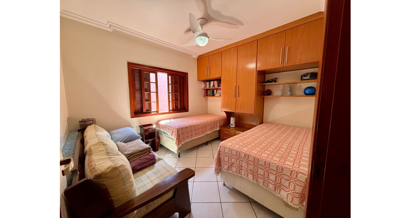 Belo Sobrado à venda no Bairro do Parque São Domingos na Rua Doutor Odon Carlos de Figueiredo Ferraz