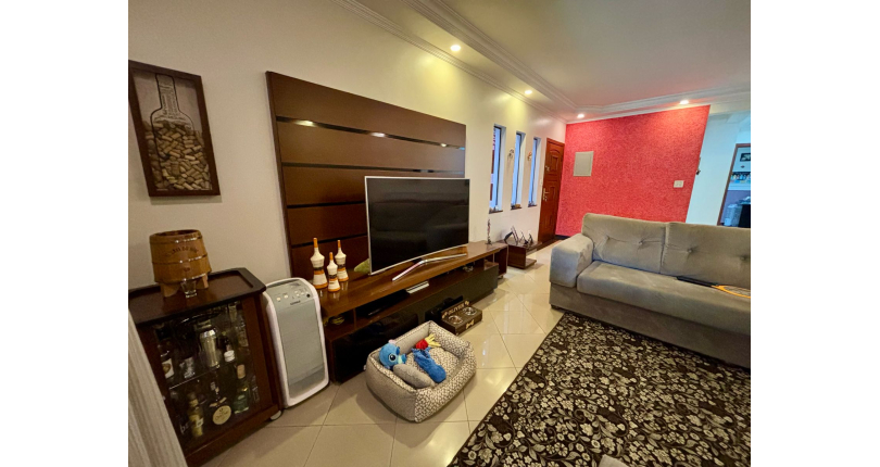 Belo Sobrado à venda no Bairro do Parque São Domingos na Rua Doutor Odon Carlos de Figueiredo Ferraz