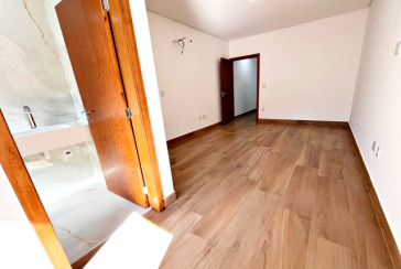 Lindo Sobrado Novo à venda Bairro do Parque São Domingos na Avenida General Charles de Gaulle 448,