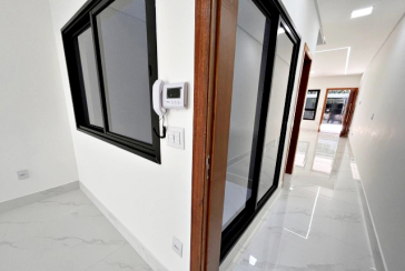 Lindo Sobrado Novo à venda Bairro do Parque São Domingos na Avenida General Charles de Gaulle 448,