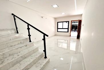 Lindo Sobrado Novo à venda Bairro do Parque São Domingos na Avenida General Charles de Gaulle 448,