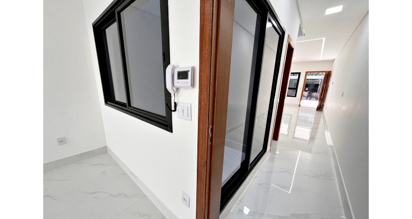 Lindo Sobrado Novo à venda Bairro do Parque São Domingos na Avenida General Charles de Gaulle 448,