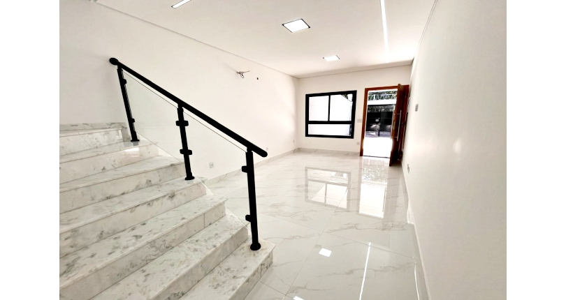 Lindo Sobrado Novo à venda Bairro do Parque São Domingos na Avenida General Charles de Gaulle 448,