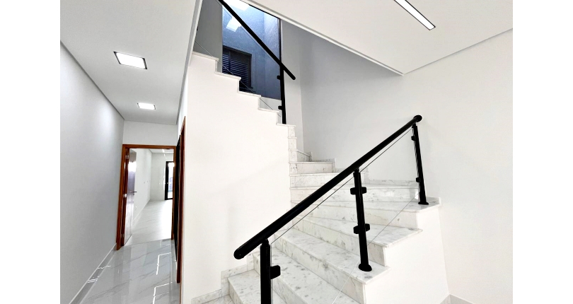 Lindo Sobrado Novo à venda Bairro do Parque São Domingos na Avenida General Charles de Gaulle 448,