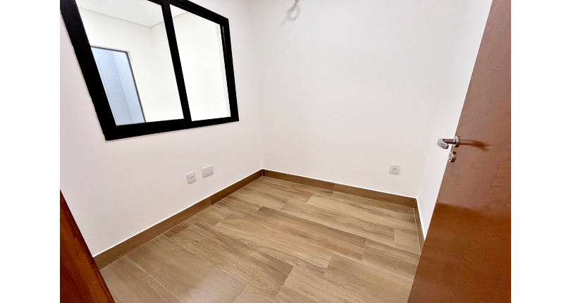 Lindo Sobrado Novo à venda Bairro do Parque São Domingos na Avenida General Charles de Gaulle 448,