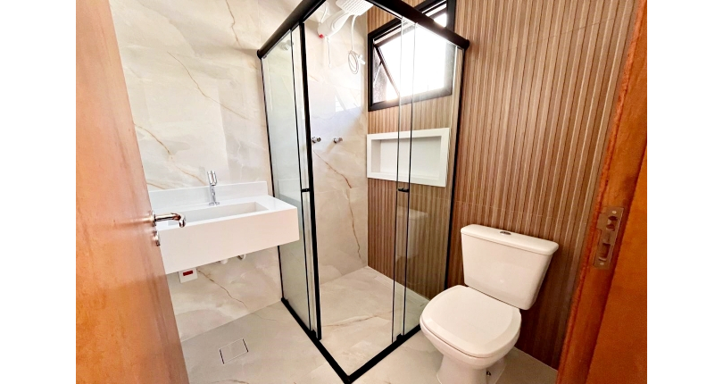 Lindo Sobrado Novo à venda Bairro do Parque São Domingos na Avenida General Charles de Gaulle 446, 