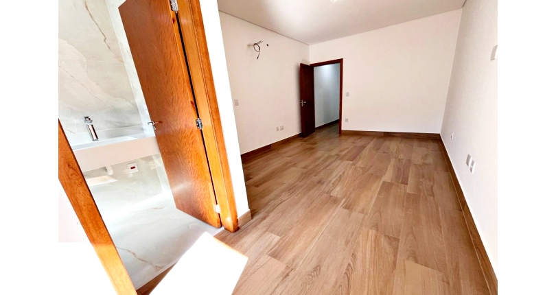 Lindo Sobrado Novo à venda Bairro do Parque São Domingos na Avenida General Charles de Gaulle 446, 