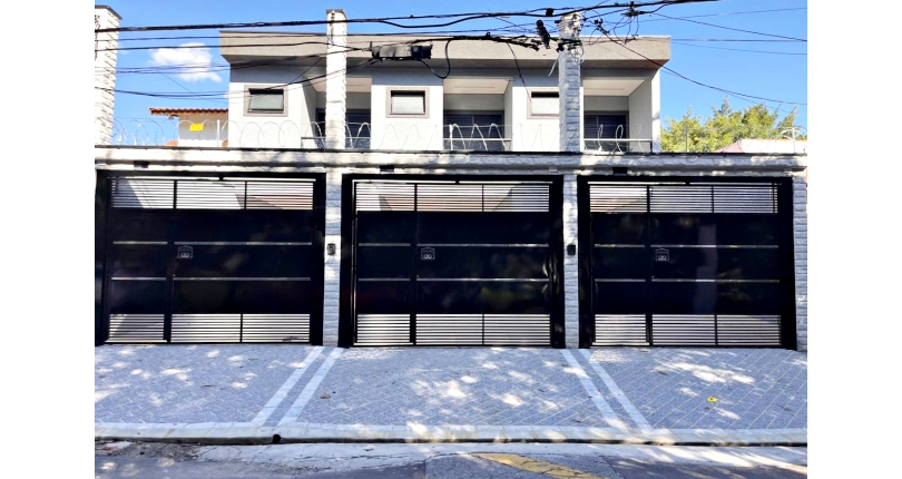 Lindo Sobrado Novo à venda Bairro do Parque São Domingos na Avenida General Charles de Gaulle 446, 