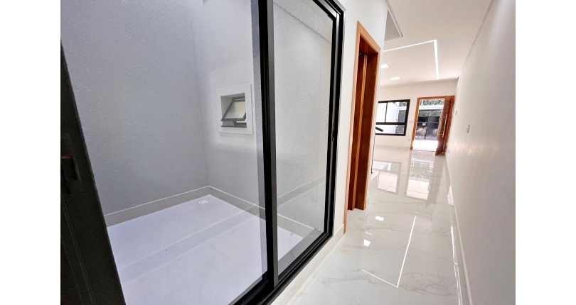 Lindo Sobrado Novo à venda Bairro do Parque São Domingos na Avenida General Charles de Gaulle 446, 