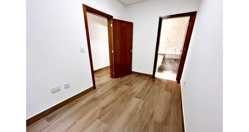 Lindo Sobrado Novo à venda Bairro do Parque São Domingos na Avenida General Charles de Gaulle 446, 