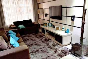 Belo Sobrado à venda no Bairro da Vila Palmeiras na Rua Matias Pacheco,