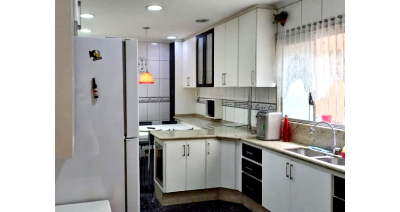 Belo Sobrado à venda no Bairro da Vila Palmeiras na Rua Matias Pacheco,