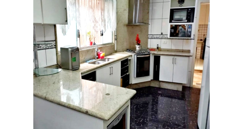 Belo Sobrado à venda no Bairro da Vila Palmeiras na Rua Matias Pacheco,