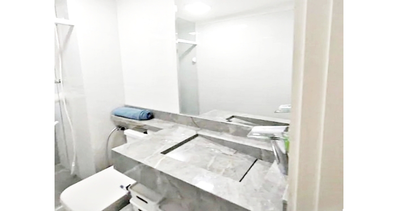  Apartamento à venda no Bairro do Parque Continental na Avenida Antônio de Souza Noschese 1675,