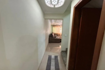 Belo Sobrado à venda no Bairro do Jardim Regina na Rua Engenheiro Marcílio Cardoso,