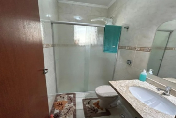 Belo Sobrado à venda no Bairro do Jardim Regina na Rua Engenheiro Marcílio Cardoso,