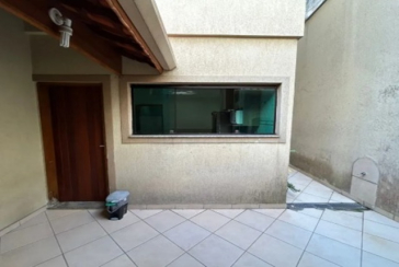 Belo Sobrado à venda no Bairro do Jardim Regina na Rua Engenheiro Marcílio Cardoso,