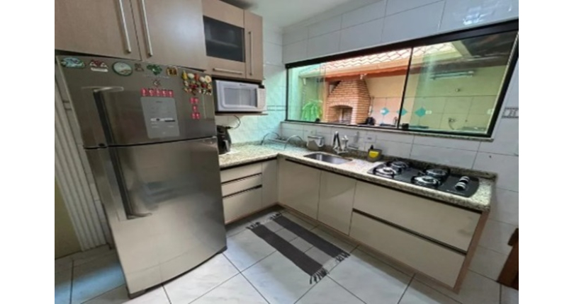 Belo Sobrado à venda no Bairro do Jardim Regina na Rua Engenheiro Marcílio Cardoso,