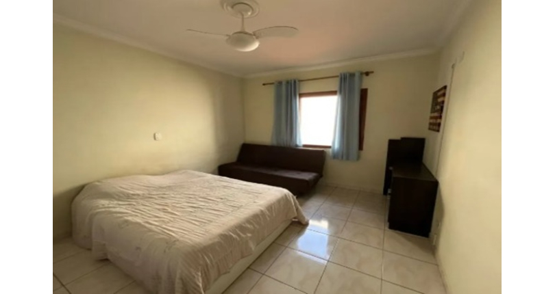 Belo Sobrado à venda no Bairro do Jardim Regina na Rua Engenheiro Marcílio Cardoso,