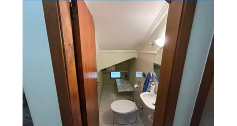 Belo Sobrado à venda no Bairro do Jardim Regina na Rua Engenheiro Marcílio Cardoso,