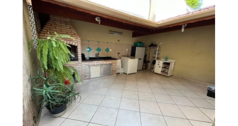 Belo Sobrado à venda no Bairro do Jardim Regina na Rua Engenheiro Marcílio Cardoso,