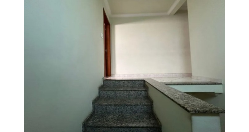 Belo Sobrado à venda no Bairro do Jardim Regina na Rua Engenheiro Marcílio Cardoso,