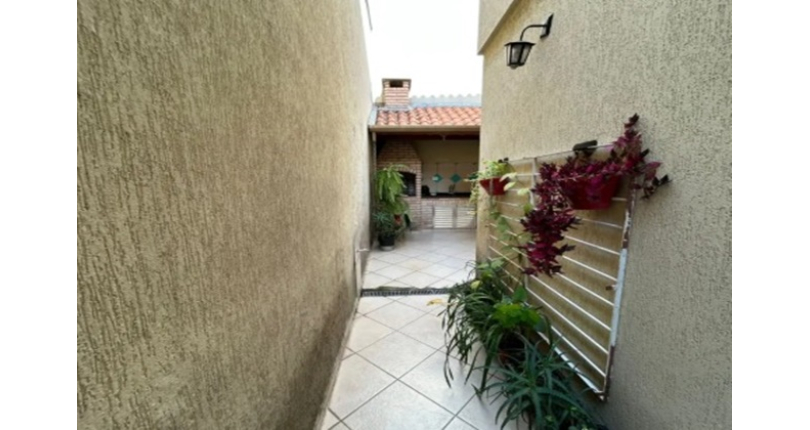 Belo Sobrado à venda no Bairro do Jardim Regina na Rua Engenheiro Marcílio Cardoso,