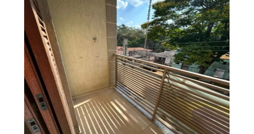 Belo Sobrado à venda no Bairro do Jardim Regina na Rua Engenheiro Marcílio Cardoso,