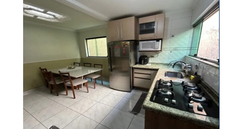 Belo Sobrado à venda no Bairro do Jardim Regina na Rua Engenheiro Marcílio Cardoso,