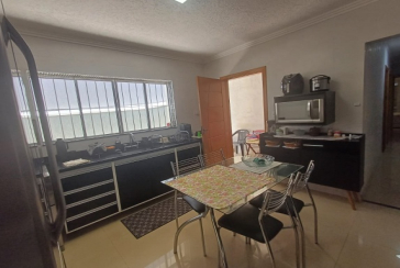 Casa assobradada à venda no Bairro do Parque Maria Domitila na Rua Eusebio da Silva