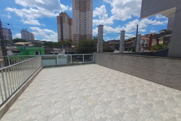 Casa assobradada à venda no Bairro do Parque Maria Domitila na Rua Eusebio da Silva