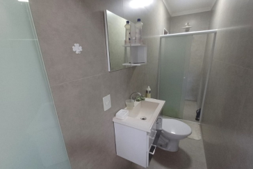 Casa assobradada à venda no Bairro do Parque Maria Domitila na Rua Eusebio da Silva