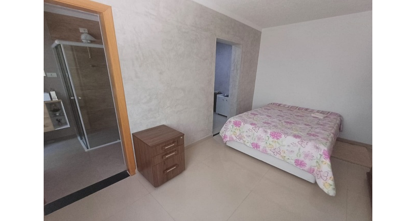 Casa assobradada à venda no Bairro do Parque Maria Domitila na Rua Eusebio da Silva