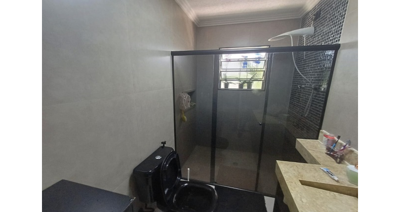 Casa assobradada à venda no Bairro do Parque Maria Domitila na Rua Eusebio da Silva